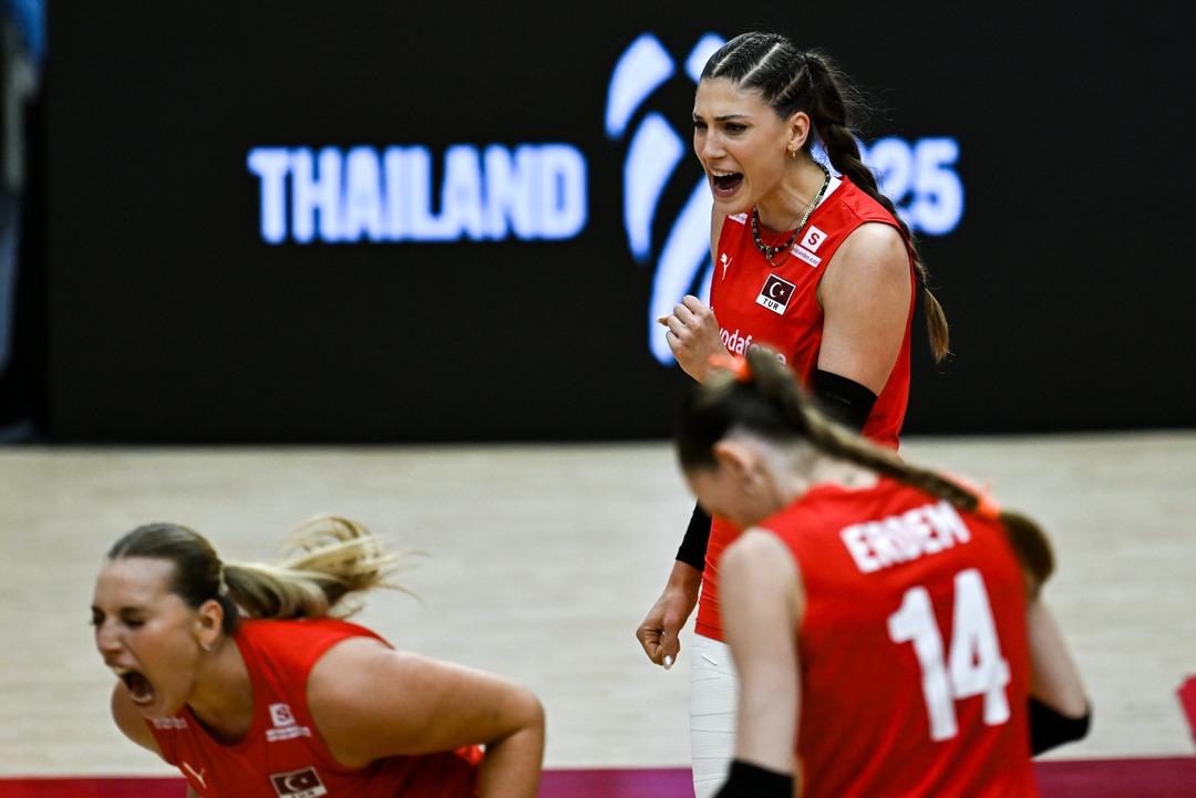 Filenin Sultanları, Dünya Voleybol Şampiyonası final maçında İtalya ya son sette kaybetti... 4