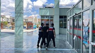 Durduramadığı aracın arkasından ateş edip sürücüyü vurdu!