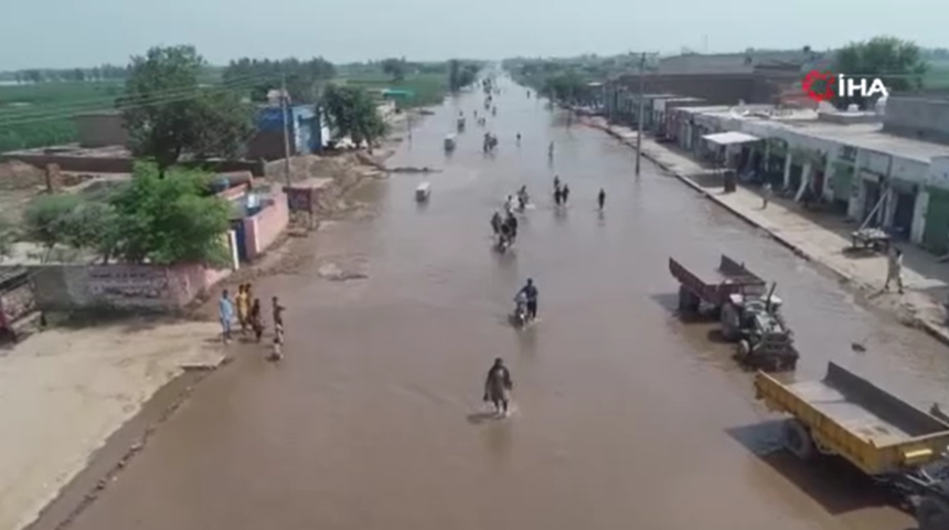 Pakistan’da muson yağışlarında ölenlerin sayısı 905’e yükseldi