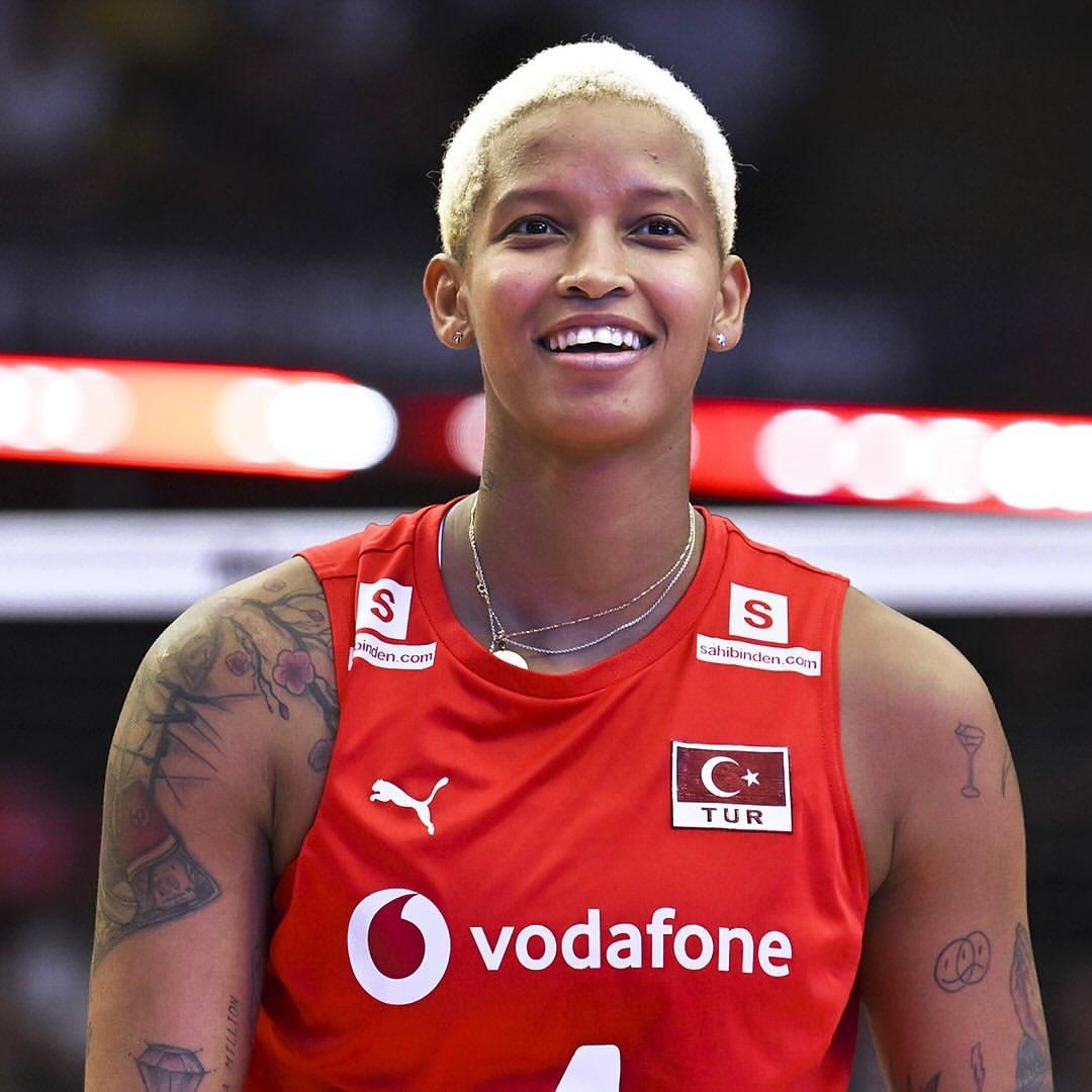 Filenin Sultanları, Dünya Voleybol Şampiyonası final maçında İtalya ya son sette kaybetti... 1