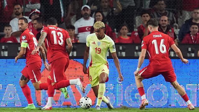 İspanya'ya karşı alınan ağır yenilginin ardından Nihat Kahveci durmadı! ‘‘Beni kahreden bu...'' dedi ortalık karıştı...