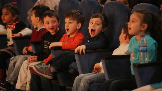 Yenimahalleli minikler, Angry Birds ile trafikte