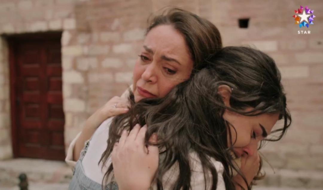 Çarpıntı dizisi oyuncuları ilk bölümden gündem oldu! Sibel Taşçıoğlu ve Lizge Cömert sosyal medyayı salladı 3