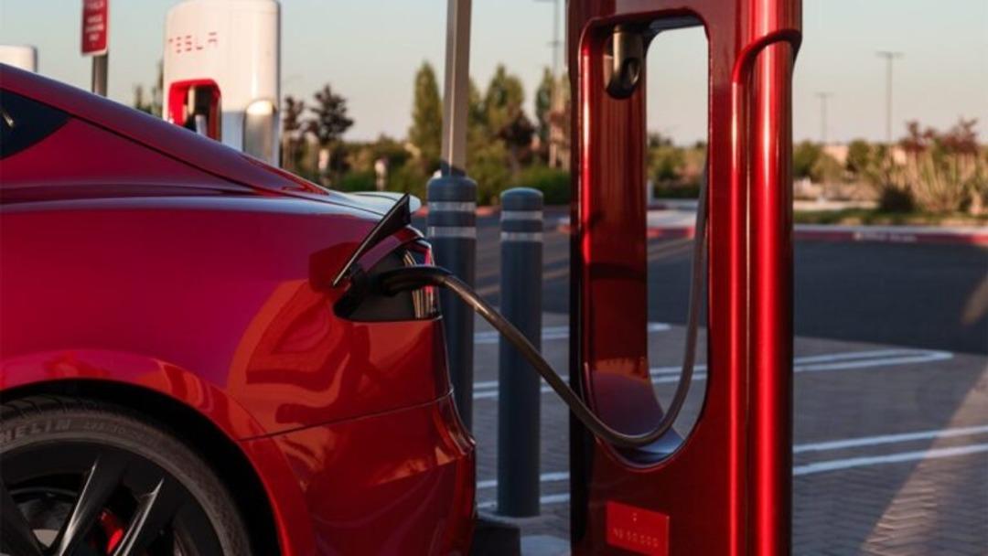 Tesla şarj istasyonlarına yine zam yaptı: 2 ayrı grupta fiyat artışı var 1