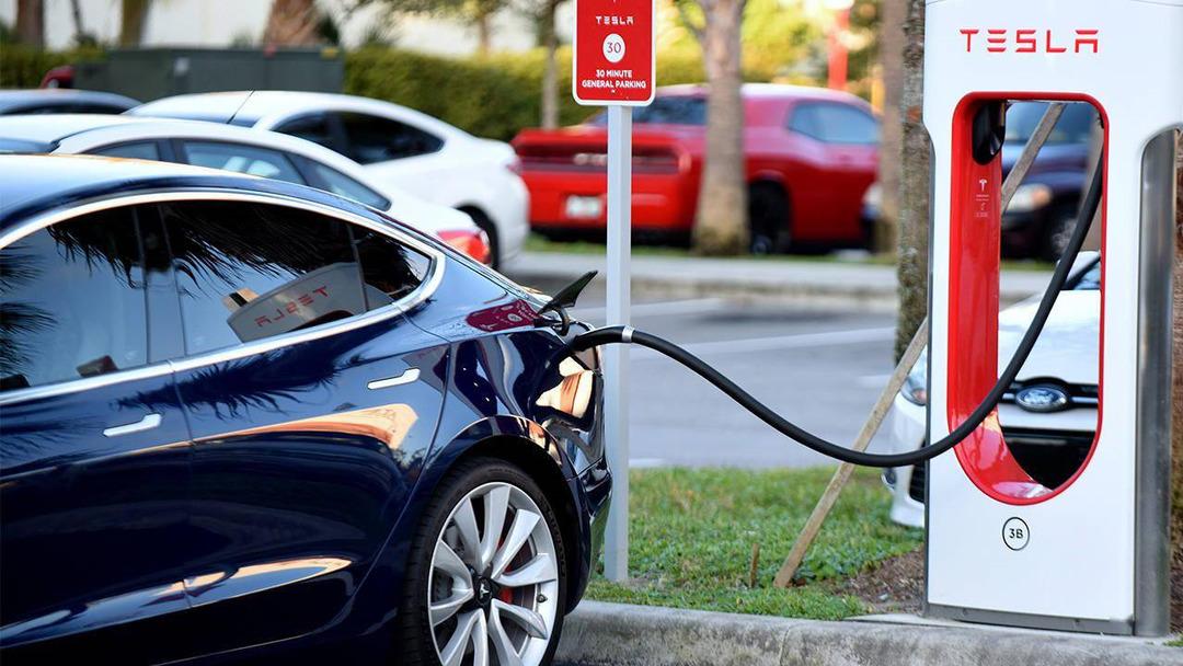 Tesla şarj istasyonlarına yine zam yaptı: 2 ayrı grupta fiyat artışı var 2