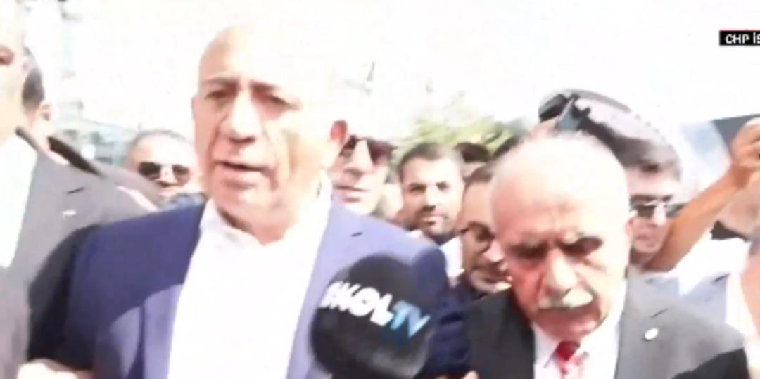 CHP İstanbul İl Başkanlığı nda gergin anlar! Gürsel Tekin polis eşliğinde binaya girdi 8