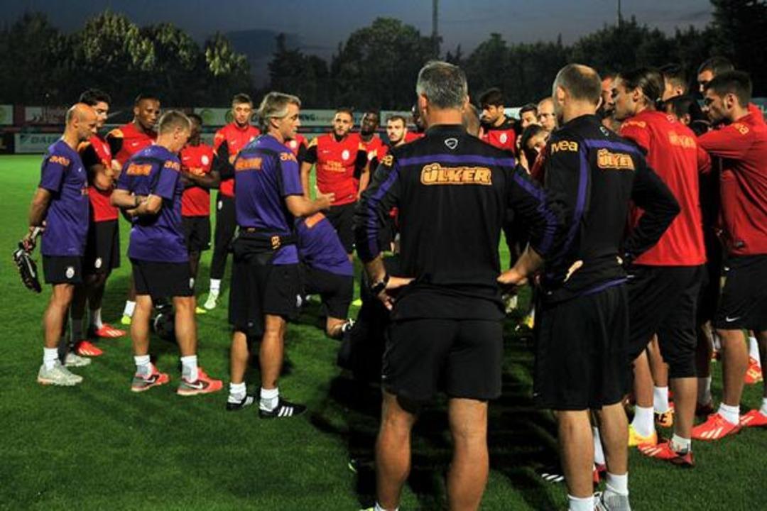 Mancini ilk idmanına &ccedil;ıktı!