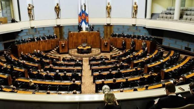 2011'den beri milletvekiliydi! Eskortluk yaptığını açıkladı