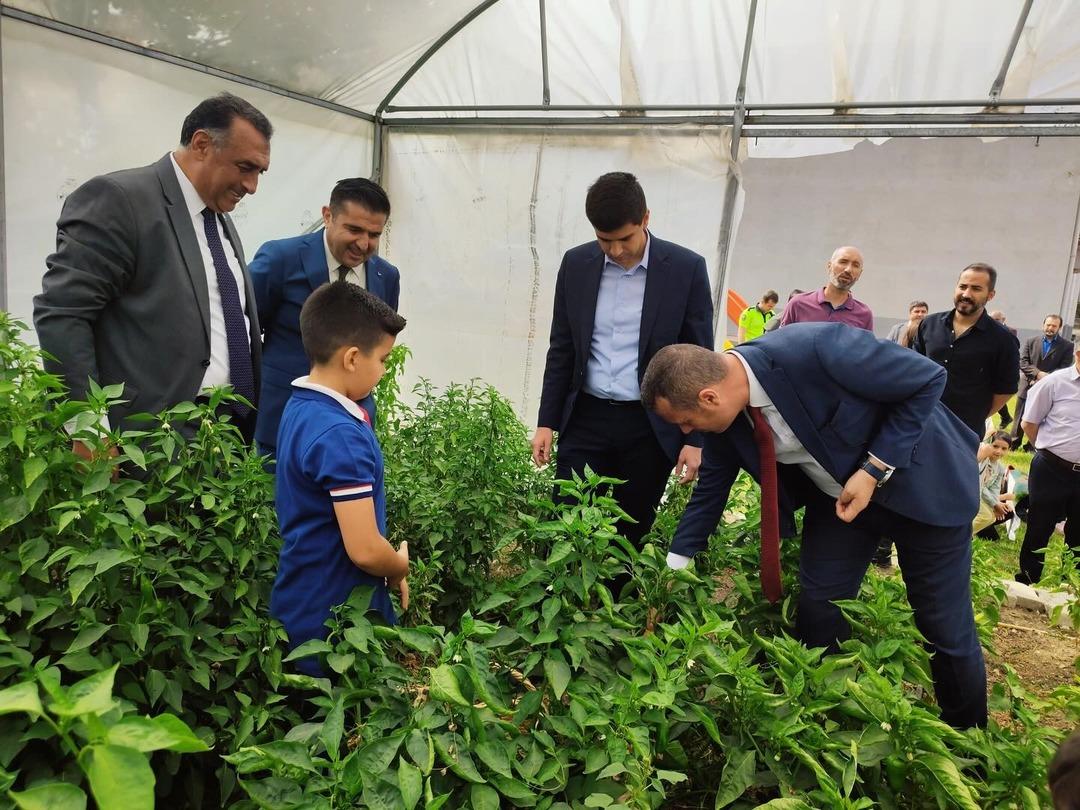 Altıntaş’ta yeni eğitim öğretim yılı doğa sevgisiyle başladı 3