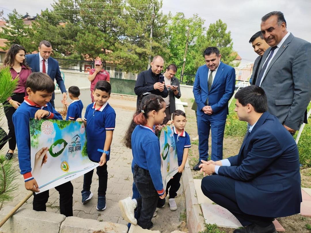 Altıntaş’ta yeni eğitim öğretim yılı doğa sevgisiyle başladı 2