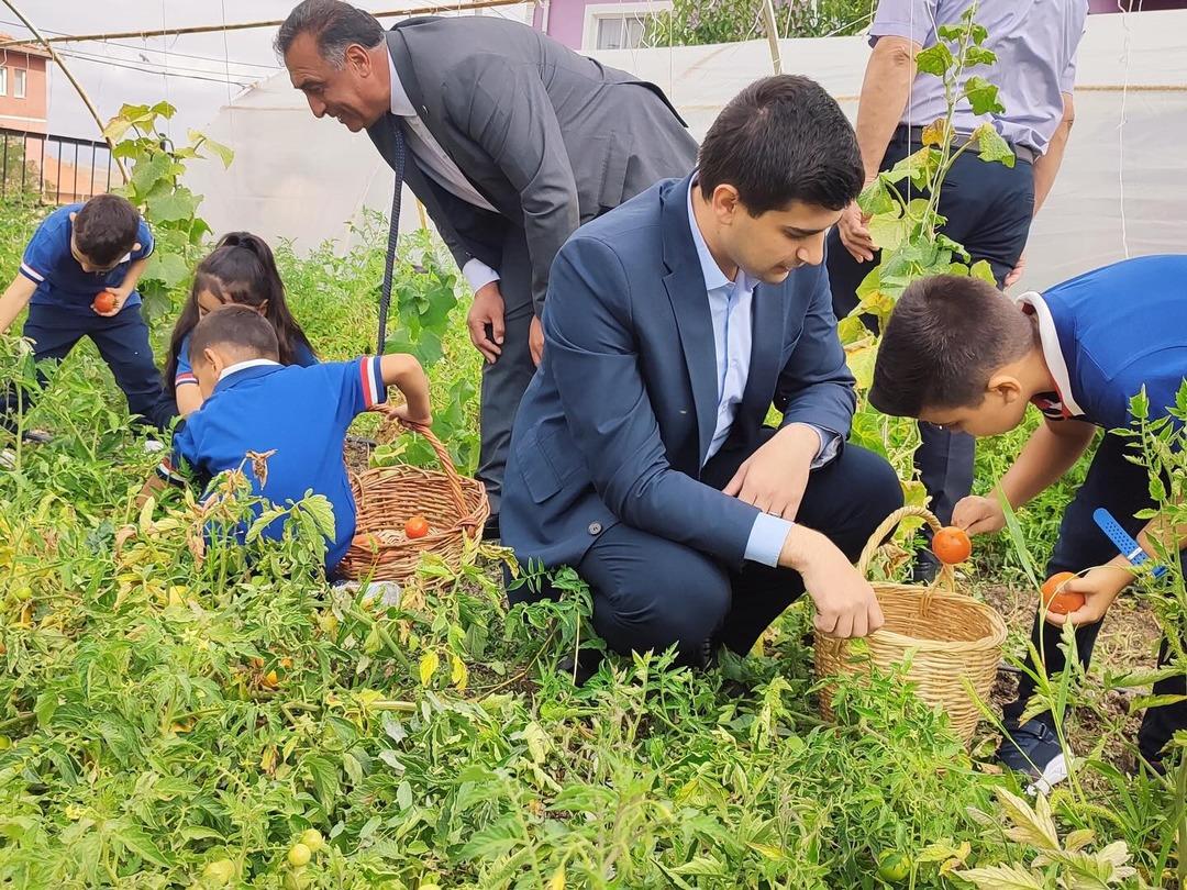 Altıntaş’ta yeni eğitim öğretim yılı doğa sevgisiyle başladı 4
