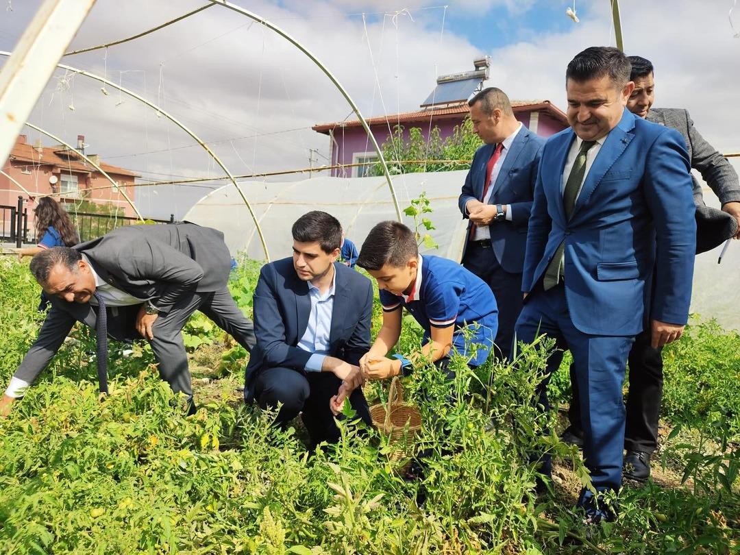 Altıntaş’ta yeni eğitim öğretim yılı doğa sevgisiyle başladı 5