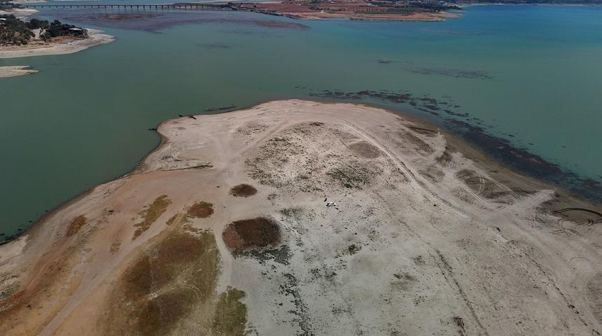 Sular çekilince 70 yıl sonra ortaya çıktı! Duyanlar akın etti