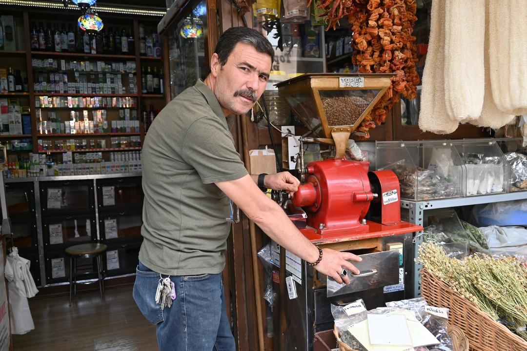 Eskişehir’de yarım asırlık gelenek: Kahvecilerin koyun çanı sesiyle müşteri daveti... 1