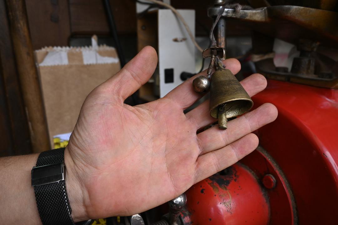 Eskişehir’de yarım asırlık gelenek: Kahvecilerin koyun çanı sesiyle müşteri daveti... 2