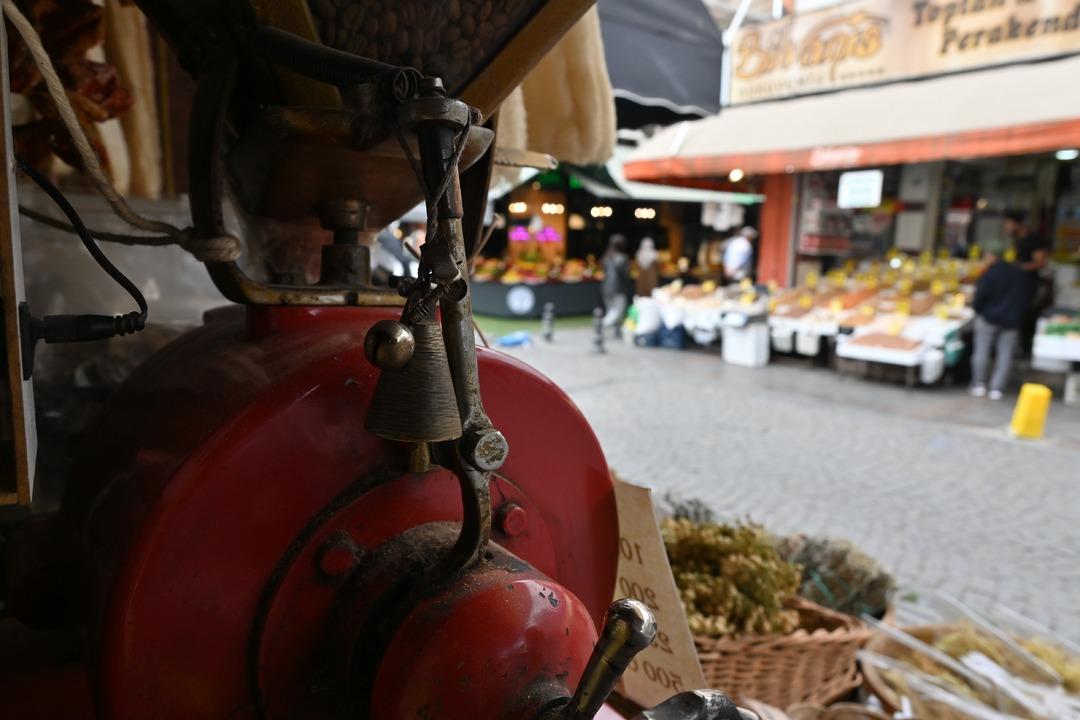 Eskişehir’de yarım asırlık gelenek: Kahvecilerin koyun çanı sesiyle müşteri daveti... 3