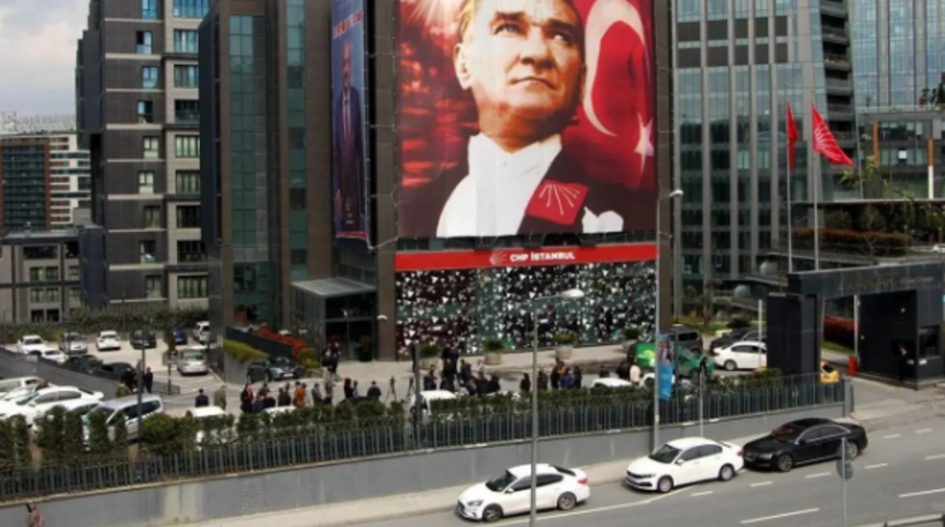 SON DAKİKA | Özgür Çelik fotoğrafla paylaştı! CHP İstanbul il binasını kapattı: Yeni adres Bahçelievler oldu