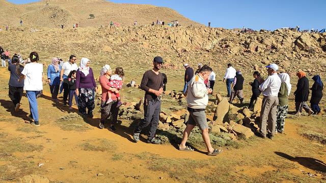 Yörükler 7 asırlık göç geleneğini Sandıras Dağı’nın 2 bin 300 rakımlı zirvesinde yaşattı
