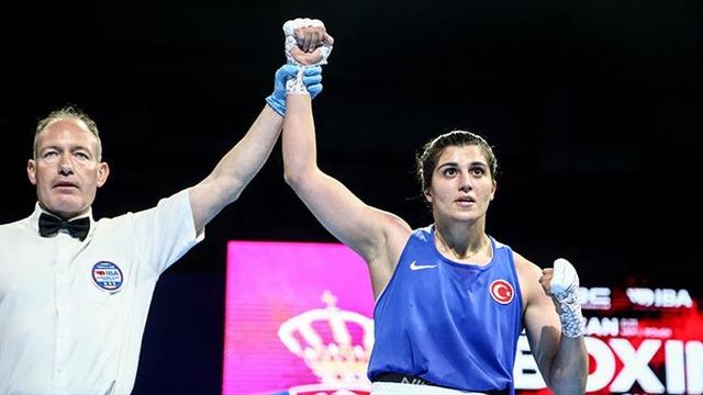 Busenaz Sürmeneli, Dünya Boks Şampiyonası’nda çeyrek finalde