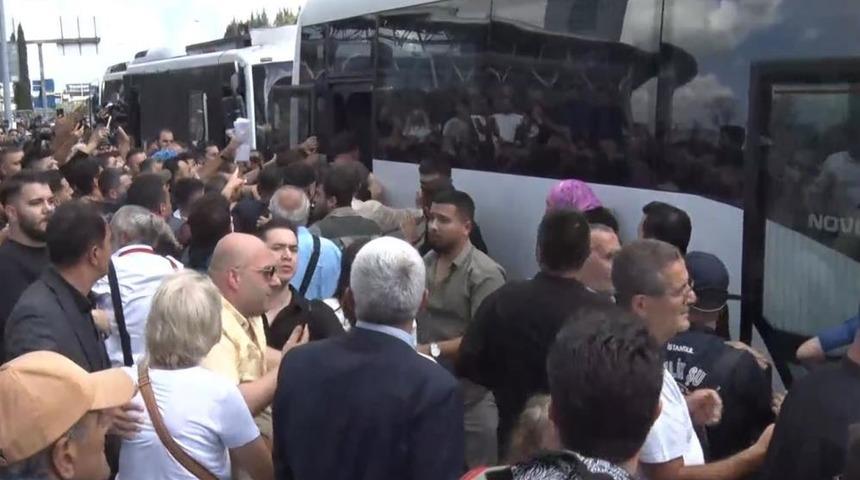 CHP İstanbul İl Başkanlığı önünde yaşananlara ilişkin 24 sosyal medya kullanıcısına soruşturma