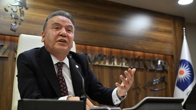  Antalya Büyükşehir Belediye Başkanı Muhittin Böcek hastaneye sevk edildi