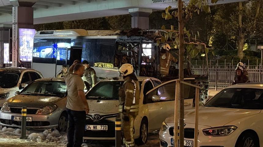Şişli'de turistleri taşıyan tur otobüsü alev alev yandı