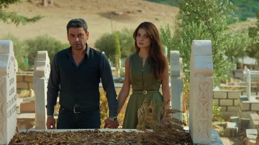 Uzak Şehir'in Mine'si Mine Kılıç diziden ayrıldı! Pasta kesip veda ettiler... Seyirci bunu beğendi