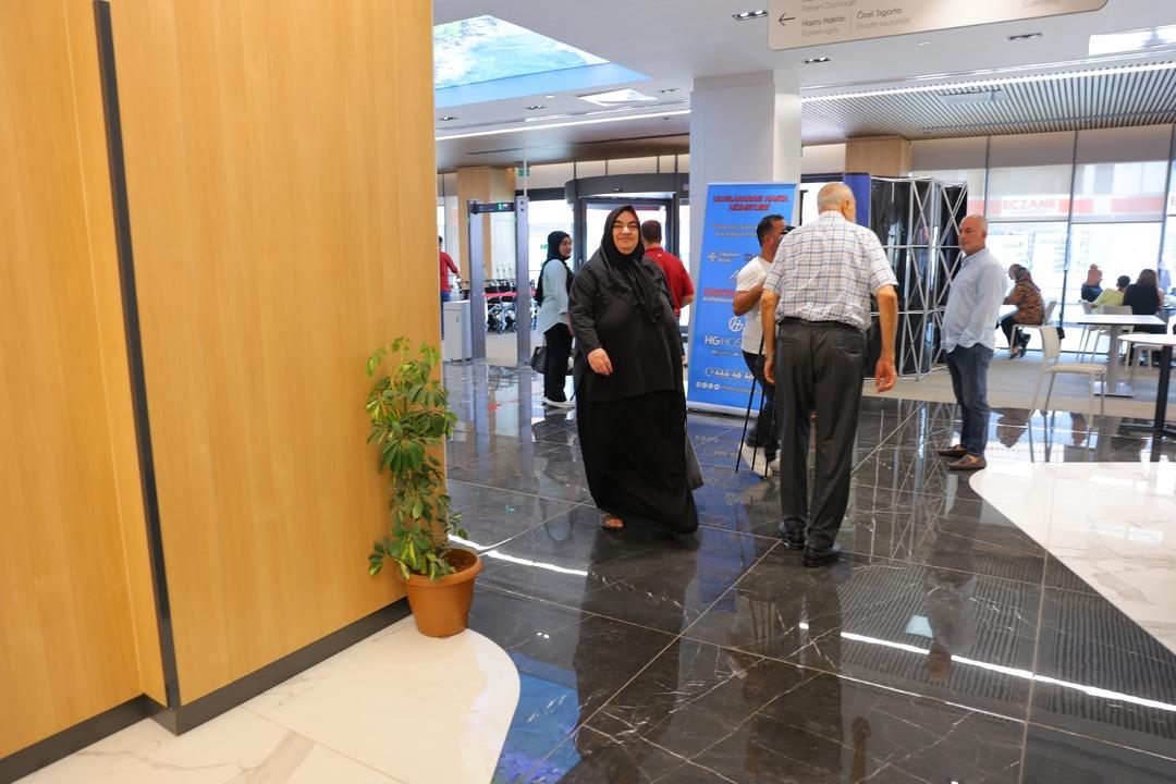 Kahramanmaraş ta 240 kiloluk kadın sedye ile acile getirilmişti: 90 kilo verdi, hayata döndü! 5