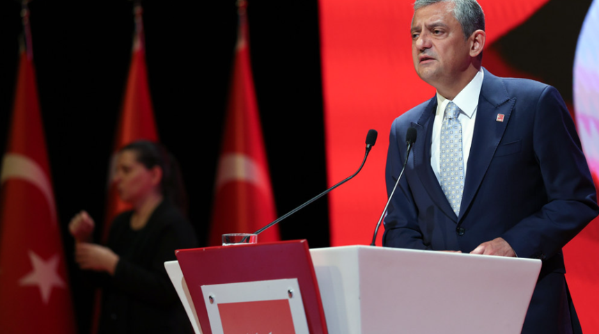 Özgür Özel başkanlığındaki CHP heyetinden Anıtkabir ziyareti