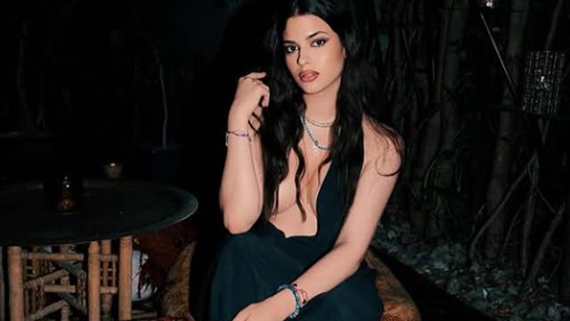 Derin Talu havaalanına bikini ve pareoyla geldi! Üstümü arıyorlar