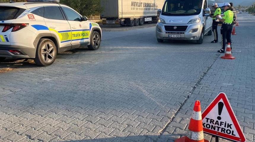 Köyceğiz'de 9 araç sürücüsüne 47 bin lira ceza