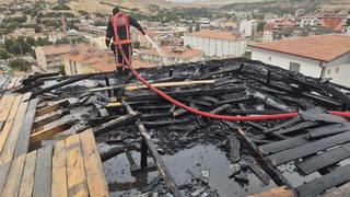 Malatya’da korkutan çatı yangını