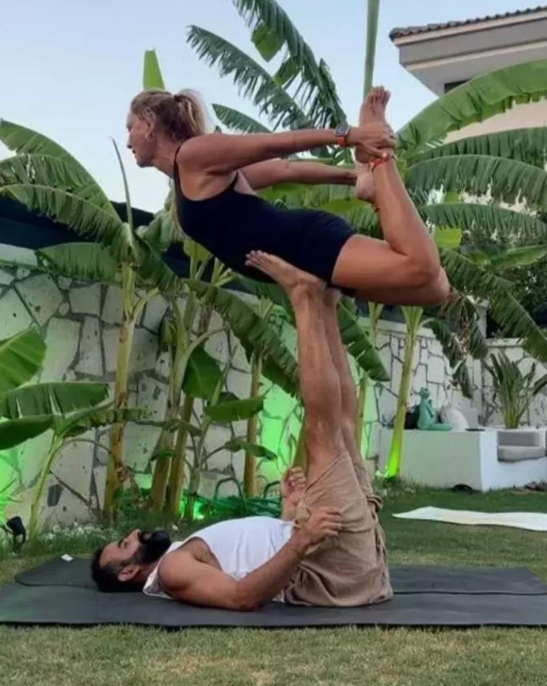 Pınar Altuğ un yogası çok konuşuldu! Yağmur Atacan "Geri kafalı..." deyip sert çıktı 2