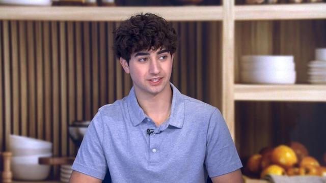 Yaz kampına katıldı, 18'inde milyoner oldu