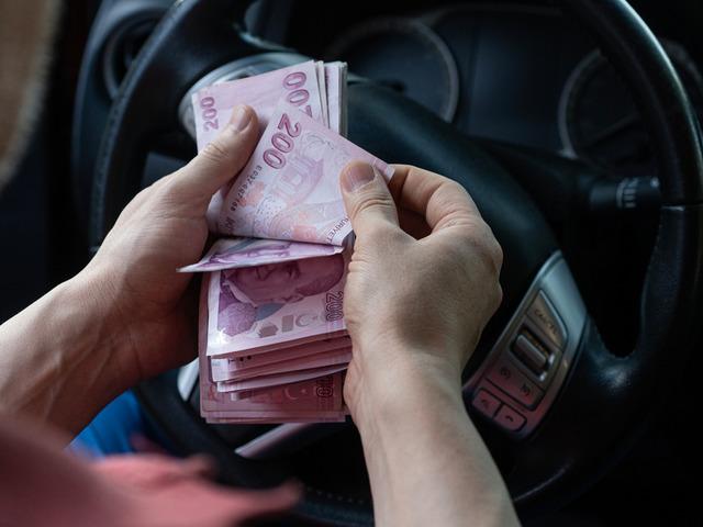 12 bin TL... Taşıt kredisi faizi düşüyor! 2. el alacaklara 'acil' uyarısı