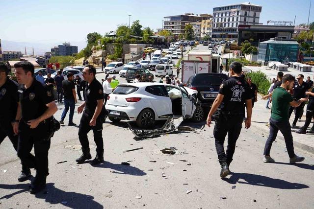 Şırnak’ta zincirleme kaza: 3 yaralı 2