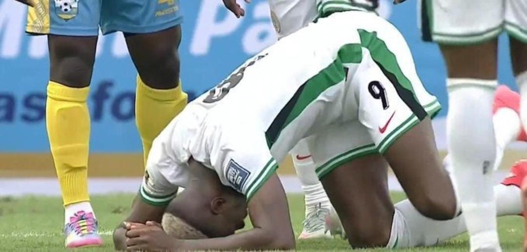 Galatasaray ın yıldızı Victor Osimhen için olay yaratacak iddia! Asamoah Gyan "Bu numaraları biliyorum…’’ dedi ve ortalık karıştı... 2