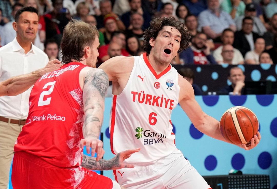 EuroBasket 2025 te 12 Dev Adam yarı finalde! Çeyrek finalde Polonya yı da geçerek tarih yazıyoruz... 1