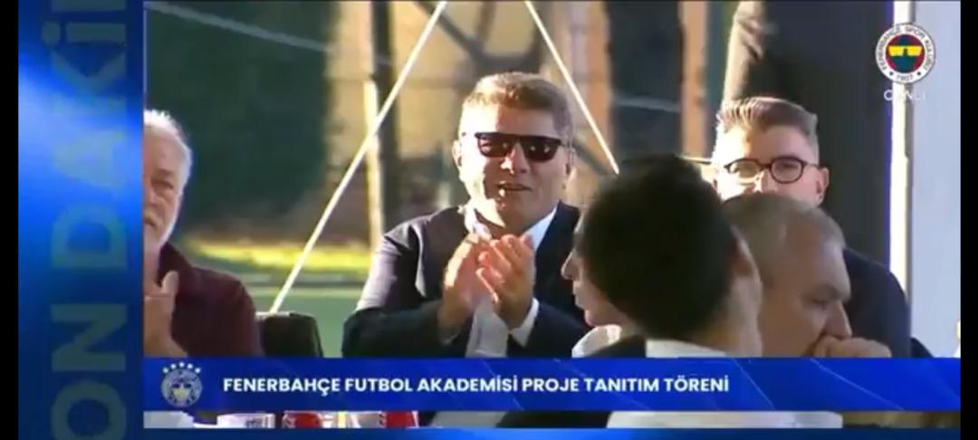 Ali Koç’un basın toplantısında ilginç anlar! Hakan Safi’ye teşekkür etti sonra durmadı: “Kendini alkışlama biz alkışlayalım” 2