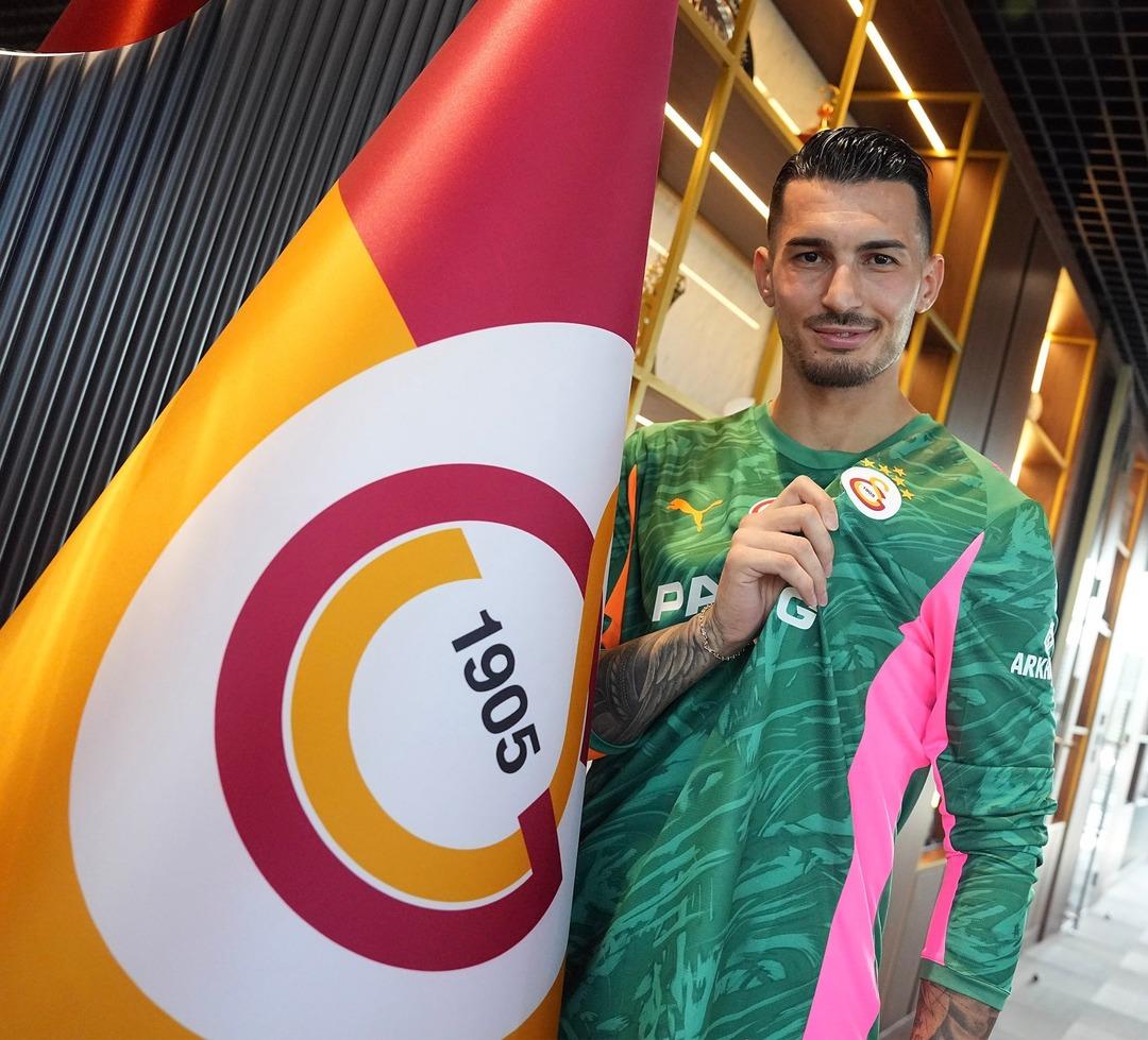 Galatasaray ın efsane kalecileri Uğurcan Çakır için video paylaştı! Sarı kırmızılıların paylaşımı sosyal medyada patladı... 4