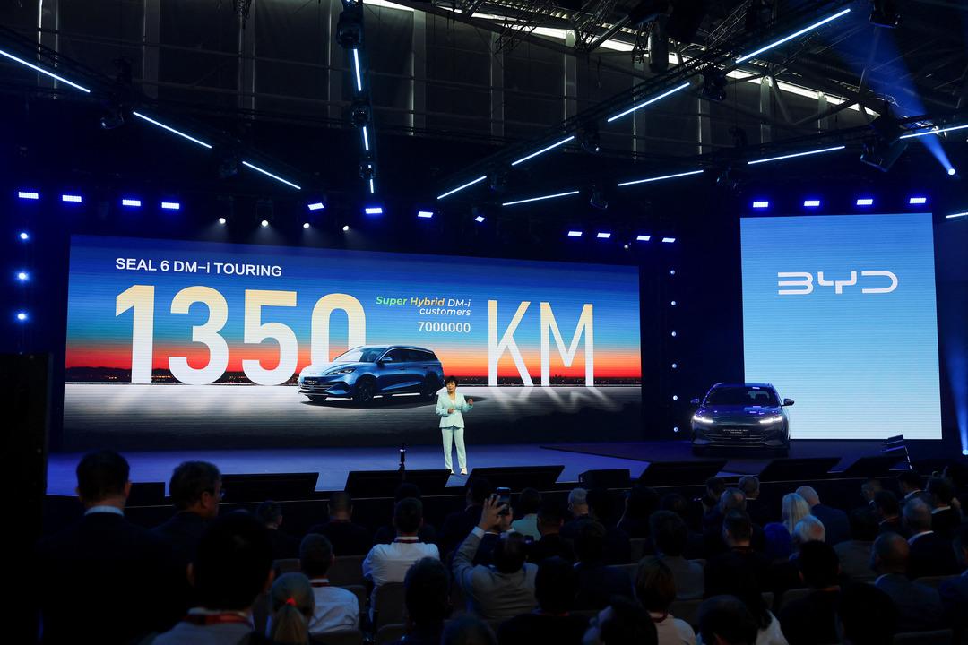 BYD Manisa dan vaz mı geçti? İki yıldır çivi bile çakılmamıştı ama... Stella Li tarih verdi: "Üretime başlayacağız" 3
