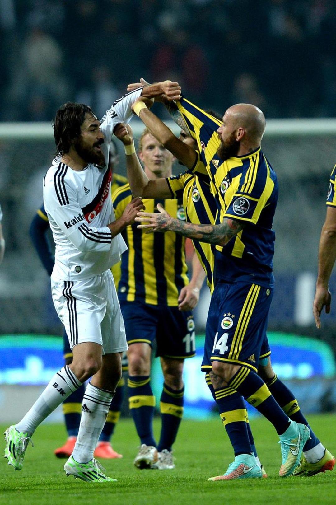 Beşiktaş-Fenerbah&ccedil;e derbisinden kareler