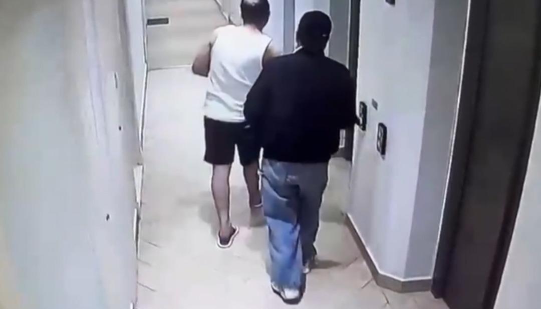 Rahatsızlandığını söyleyip yardım çağırdı: Gerçek bambaşka çıktı! 4