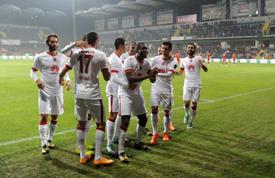Karab&uuml;kspor-Galatasaray ma&ccedil;ından kareler