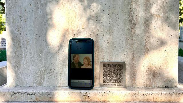 İlk defa Ankara'da kullanılmaya başlandı! Artık mezarlarda son model: QR kodlu anı 