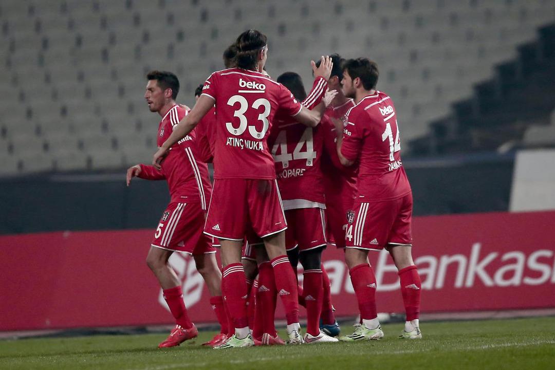 Beşiktaş - Sarıyer ma&ccedil;ından kareler