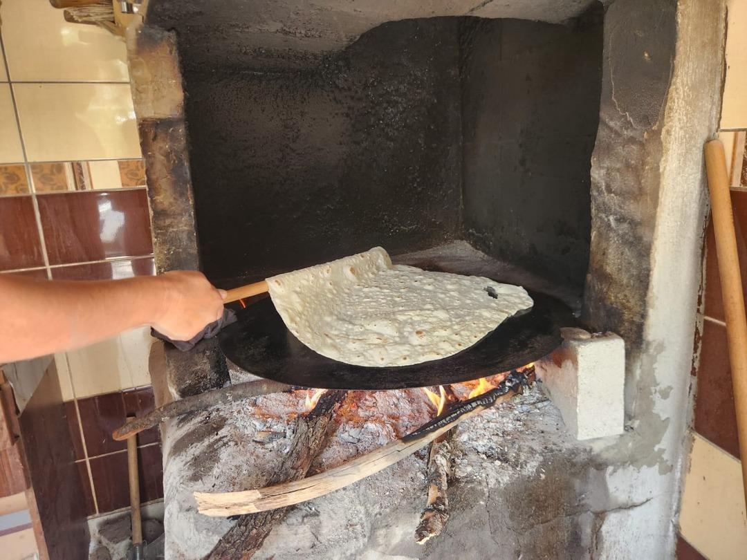  Küçücük dükkandan 4-5 aile geçiniyor  Eşi çok engel oldu ama yine de açtı 3