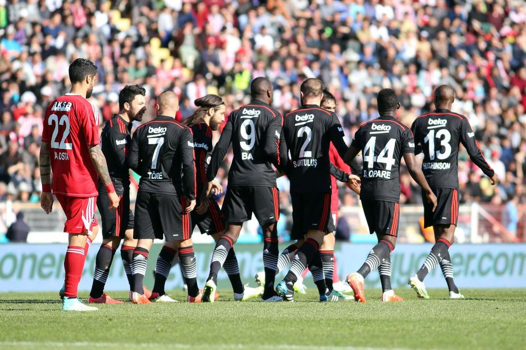 Medicana Sivasspor - Beşiktaş ma&ccedil;ından kareler