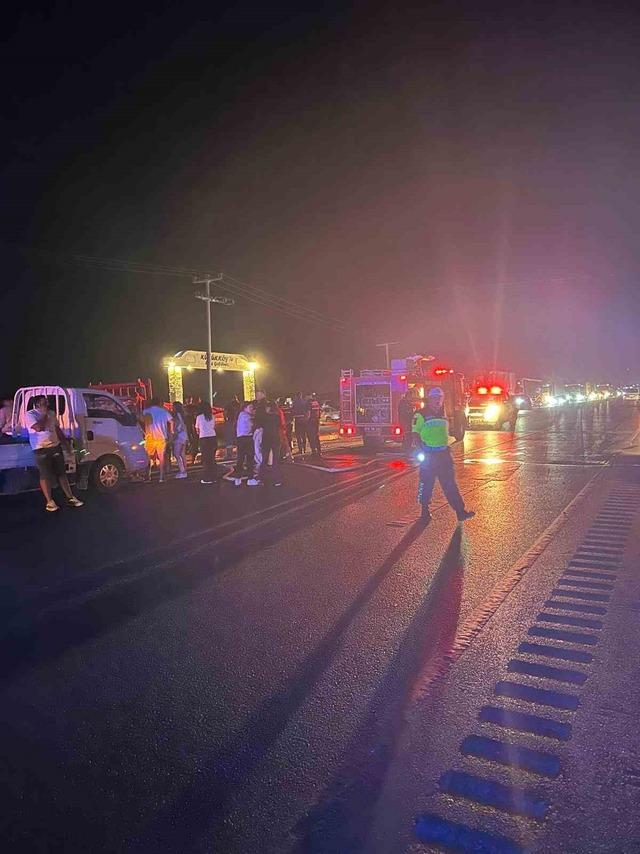 Ayvalık’ta trafik kazası: 1 ölü, 2 ağır yaralı 1