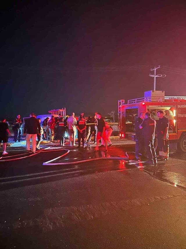 Ayvalık’ta trafik kazası: 1 ölü, 2 ağır yaralı 3